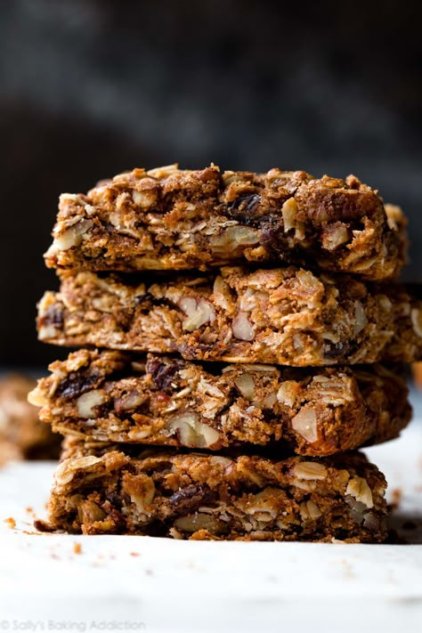 Soft Oatmeal Raisin Cookie Granola Bars - Sally's Baking Addiction Soft Oatmeal Raisin Cookies, Easy Homemade Granola Bars, Oatmeal Raisin Bars, Oatmeal Granola Bars, Cookie Granola, Granola Cookies, Oatmeal Granola, Raisin Cookie, Homemade Granola Bars