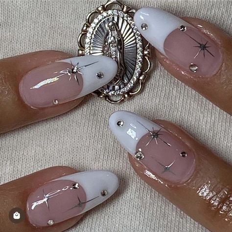 Grad Nails, Kutek Disney, Unghie Sfumate, Witch Nails, Graduation Nails, Simple Gel Nails, Simple Acrylic Nails, Almond Acrylic Nails, Nail Idea