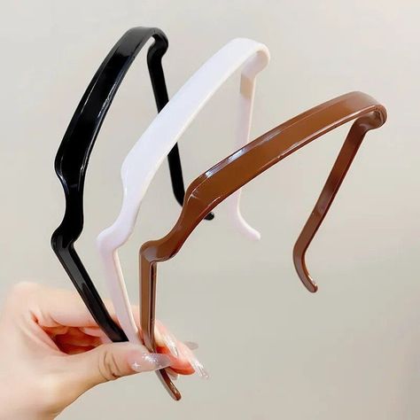 Elegant Sunglasses-Shaped Solid Hairband Tag a friend who would love this! FAST US Shipping Get it here ——> https://prehype.shop/elegant-sunglasses-shaped-solid-hairband/ #new #brand Elegant Sunglasses, Unique Hair Accessories, New Sunglasses, Hot Jewelry, Sunglasses Frame, Wedding Tattoos, New Glasses, Square Glasses, Fashion Glasses