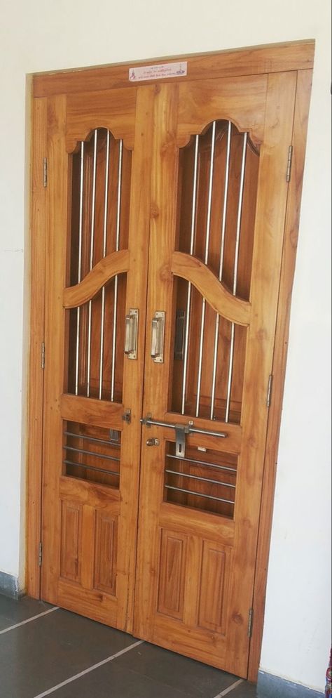 Jali Door Design Modern Dabal Door, Front Door Jali Design Indian, Wooden Sefty Door Design Entrance, Dabal Door Design Wood Modern, Wooden Double Front Doors Indian, Sefti Door Design Modern, Dabal Door, Double Door Design Wood Jali, Double Door Design Wood Double Door Design Wood Indian