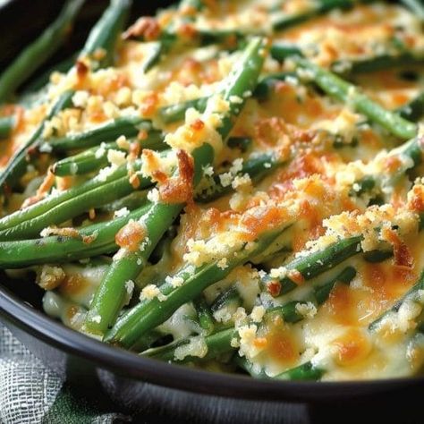 Cheesy Garlic Green Beans Recipe – Tasty Recipes Cheesy Garlic Green Bean Recipes, Cheesy Garlic Green Beans, Green Bean Recipes Healthy, Cracked Green Beans, Garlic Green Bean Recipes, Cheesy Green Beans, Green Bean Bundles, Orange Chicken Sauce, Green Bean Dishes