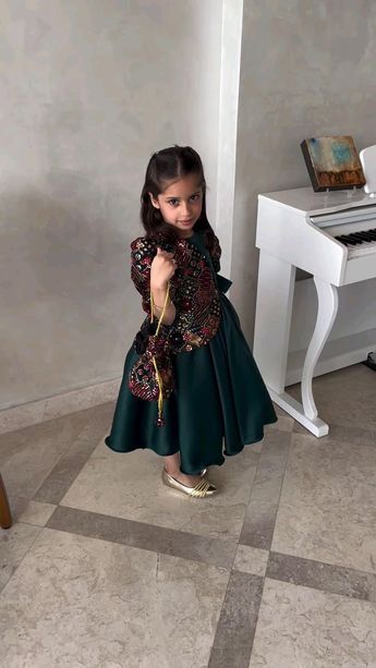 Baby Frock Design, Kids Dress Collection, African Dresses For Kids, Modest Dresses Fashion, Kids Frocks Design, Kids Dress Patterns