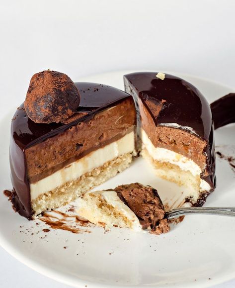 Tiramisu Entremet - layers of coffee, mascarpone and chocolate come together… Entremet Layers, Coffee Entremet, Mascarpone Tiramisu, Tiramisu Recipe, British Baking, French Desserts, Fancy Desserts, Classic Desserts, Piece Of Cake