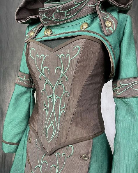 Stardust Atelier on Instagram: “Elven corset! One of our most sold😊 . . . #corset #boned #overbustcorset #hourglass #handmadecorset #embroideredcorset #underbust…” Fantasy Underbust Corset For Cosplay Events, Fantasy Style Corset For Larp With Fitted Bodice, Elven Corset, Luxury Elven Costume For Larp, Elven Coat, Elven Leather Armor Female, Fair Outfit, Pirate Wench, Middle Earth Map