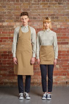 Waitstaff Uniform, Barista Uniform, Barista Outfits, Cafe Uniform, Waitress Uniform, Waiter Uniform, Job Interview Outfit, Uniform Ideas, Restaurant Uniforms