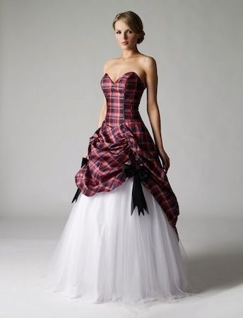 15 unconventional – but beautiful – wedding gowns Plaid Wedding Dress, Tartan Wedding Dress, Scottish Wedding Dresses, Celtic Wedding Dress, Plaid Wedding, Tartan Wedding, Scottish Dress, Wedding Dresses Taffeta, Tartan Fashion