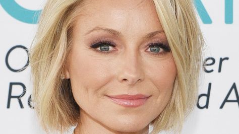 Kelly Ripa Diet, Kelly Ripa Workout, Kelly Ripa Hair, The Undoing, Celebrity Diets, Kelly Ripa, Nail Biting, Sunday Evening