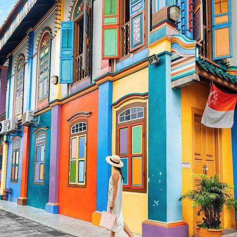 Colorful Singapore strolls via @taramilktea . . #colorful #beautifuldestination #travelawesome #travelblogger #travel #adventure #lovetravels Little India Singapore, Pallets Color, Tara Milk Tea, Singapore River, Pedestrian Walkway, Outfit For Travel, Singapore Travel, Maximalism, Travel Photo