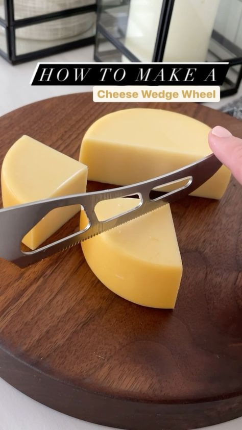 Smoked Gouda Charcuterie Board, Round Cheese Board Ideas, How To Cut Gouda For Cheese Board, Moon Cheese, Snack Boards, Charcuterie Board Meats, Charcuterie Ideas, Museum Ideas, Beautiful Boards