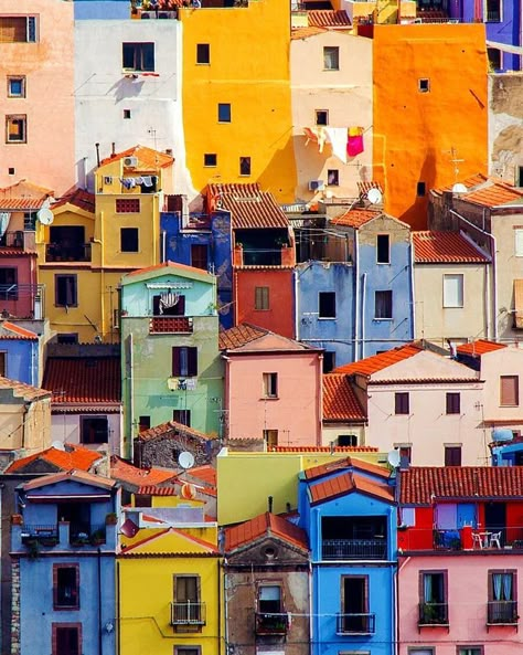 숲 사진, Colorful Buildings, Colorful Places, Sardinia Italy, Colourful Buildings, Visit Italy, Beautiful Villages, Urban Sketching, World Of Color