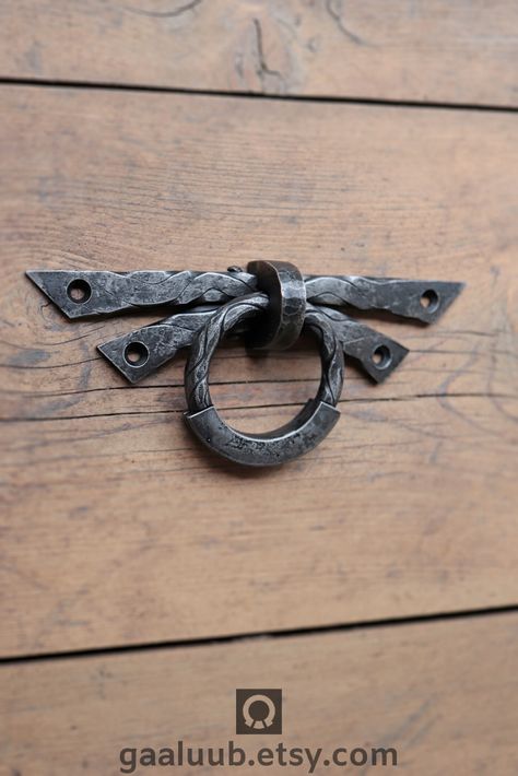 Forged Metal Projects, Forged Art, Blacksmithing Projects, Hand Forged Jewelry, Welding Crafts, Latest Living Room Designs, Rustic Hardware, Blacksmith Projects, Metal Working Projects