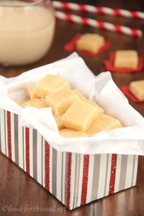 Skinny Eggnog Fudge -- only 4 ingredients & no candy thermometer necessary. Indulge without the guilt! Eggnog Treats, Eggnog Fudge Recipe, Healthy Eggnog, Eggnog Fudge, Easy Eggnog, Eggnog Recipes, Oh Fudge, Fudge Recipes Easy, Eggnog Recipe