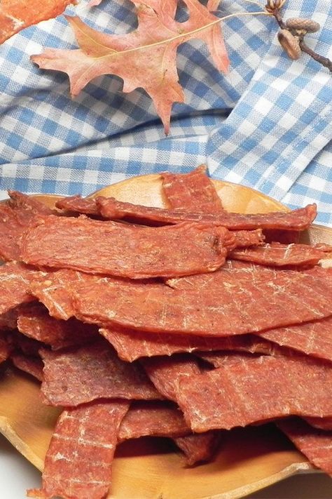 Ground Turkey Jerky Recipe, Turkey Jerky Recipe Dehydrator, Bbq Smoked Sausage, Turkey Jerky Recipe, Canning Fish, Smokehouse Recipes, Elderberry Cuttings, Jerky Recipes Dehydrator, Candida Cleanse Recipes