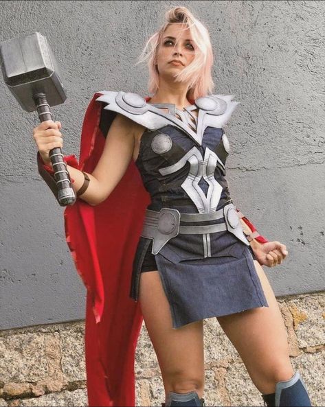 Lady Thor Cosplay, Thor Halloween Costume, Loki Halloween Costume, Thor Girl, Lady Thor, Thor Costume, Thor Cosplay, Female Thor, Diy Costumes Women