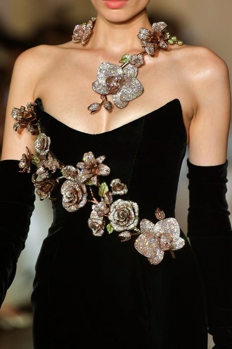 Tamara Ralph, Runway Fashion Couture, Illustration Fashion Design, Fall Winter 2024, Jewelry Lookbook, Couture Gowns, Vogue Fashion, Winter 2024, Beautiful Fashion