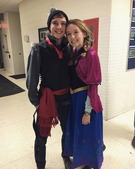 Frozen Couple Costume. Anna and Kristoph Anna And Kristoff Halloween Costume, Frozen Couple Costume, Anna Costume Frozen, Kristoff And Anna Costume, Anna And Christoph Costume, Anna And Kristoff Costume, Anna And Kristoff, Anna Halloween Costume, Frozen Halloween Costumes