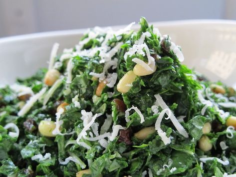 Melt In Your Mouth Kale Salad on http://foodbabe.com Kale Salad Recipes, Kale Recipes, Food Babe, Kale Salad, Melt In Your Mouth, Delicious Salads, Tahini, Soup And Salad, Paleo Recipes