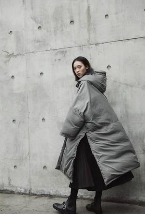 757f843a169cc678064d9530d12a1881desc39893700ri Oversized Puffer Coat, Dramatic Fashion, Oversized Puffer, Professional Design, Oversized Coat, Down Coat, Winter Wear, Puffer Coat, T Shirt Dress