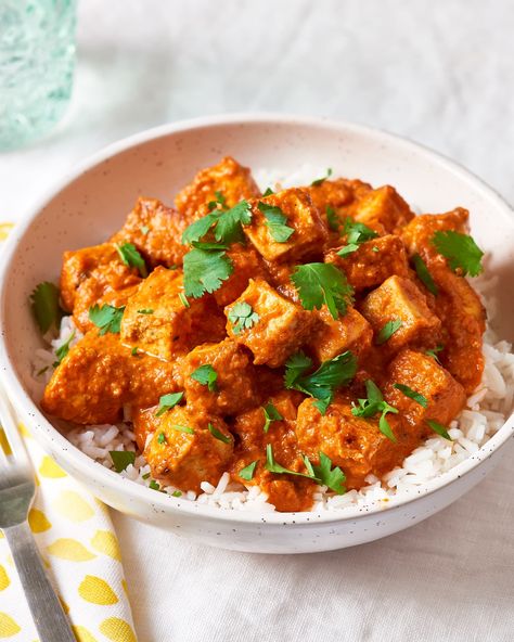 It's reminiscent of something from your favorite takeout joint, but better! Tofu Tikka Masala Recipe, Tofu Tikka Masala, Tofu Tikka, Recipe Tofu, Tikka Masala Recipe, Tofu Dishes, Creamy Tomato Sauce, Vegetarian Dinners, Masala Recipe