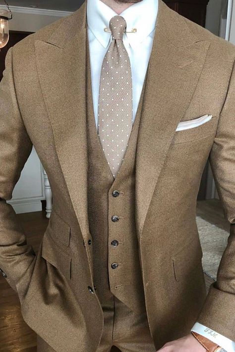 Man wearing a light brown suit. Brown Three Piece Suit, Brown Suit Wedding, Three Piece Suit Wedding, Three Piece Suit Mens, Brown Groomsmen, Brown Suits For Men, Brown Tuxedo, Men Suits Blue, Suit For Men Wedding