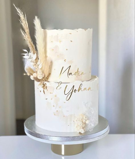 Wedding Cake Minimalist, Modern Birthday Cakes, Boho Wedding Cake, Forest Theme Wedding, Wedding Cake Pictures, Wedding Cake Photos, Wedding Design Decoration, Beautiful Birthday Cakes, Simple Wedding Cake