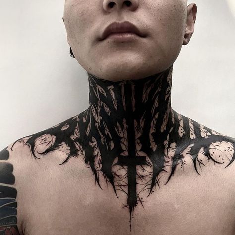 Black Out Neck Tattoo, Black Neck Tattoo, Blackwork Neck Tattoo, Blackout Neck Tattoo, Dark Fonts, Front Neck Tattoo, Full Neck Tattoos, Styl Grunge, Throat Tattoo