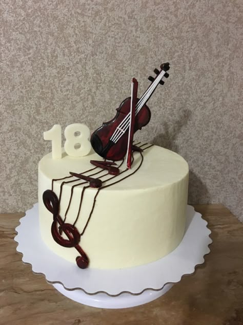 Cake Music Birthday, Violin Cake Ideas, Violin Cake, Music Themed Cakes, Music Cakes, 17 Birthday Cake, Music Cake, Guitar Cake, Silver Wedding Cake