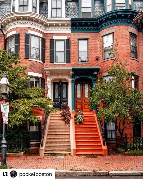 Boston Magazine on Instagram: “(Fraternal) twin townhouses 🏘 . . . . . . . 📸 Photo via @pocketboston #bostonarchitecture #southend #townhouseliving” Boston Brownstone, Boston Architecture, Boston House, Stair Cases, Boston Apartment, Spiral Stair, Rooftop Gardens, Boston Travel, Spiral Stairs