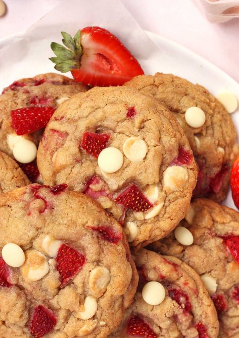 FRESH Strawberries & Cream Cookies - Scientifically Sweet Strawberry Cookies Aesthetic, Fresh Strawberry Cookies, Strawberry Cookie Recipes, Cookies With Strawberries, Strawberry Muffins Easy, Strawberry Shortcake Cheesecake Bars, Strawberry Cookie Recipe, Scientifically Sweet, Lemon Blueberry Cookies