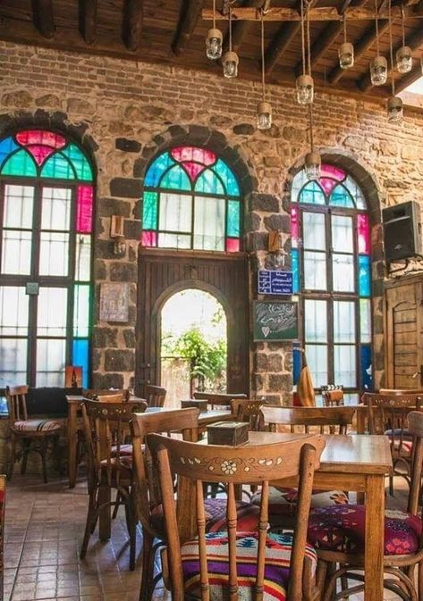 Syrian Restaurant Design, Old Cafe Design, Arabic Cafe, Turkish Cafe, Old Damascus, Food Turkish, Persian Restaurant, Turkish Pizza, Cafe And Restaurant