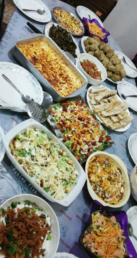 Iftar Picture, Iftar Preparation Snapchat, Eid Mubarak Food Photography, Ramzan Iftar Video, Ramadan Iftar Snap, Ramzan Snapchat Stories, Iftar Snapchat Stories, Iftar Snapchat, Ramzan Iftar Pics