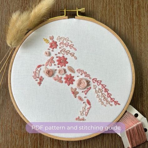 Unicorn Embroidery Design, Embroidery Outline Designs, Embroidery Unicorn, Modern Hand Embroidery Patterns, Modern Hand Embroidery, Horse Embroidery, Colour Guide, Embroidered Horse, Unicorn Horse