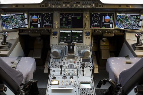 What's going on in the flight deck before departure? #avgeek #aviation #aircraft Airplane Cockpit, Emirates Airbus, Gulfstream G650, Boeing 787 8, Emirates Airline, Malaysia Airlines, Airbus A380, Boeing 787, Airline Flights