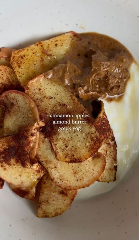 Cinnamon Yogurt Bowl, Apple Yogurt, Greek Yogurt Breakfast, Yogurt Breakfast, Yogurt Bowl, Healthy Food Motivation, Healthy Lifestyle Food, Healthy Sweets Recipes, Cinnamon Apples