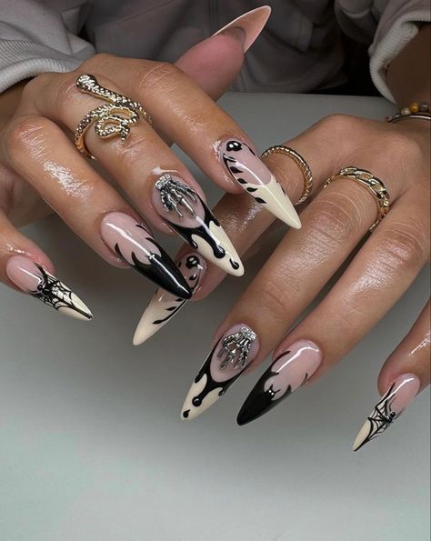 Acrylic Nails Fall, Fall Press On Nails, Black Halloween Nails, Holloween Nails, Witchy Nails, Spooky Black, Pumpkin Nails, Goth Nails, Edgy Nails