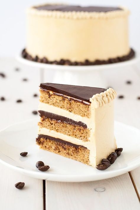 French Opera Cake, Opera Cake Recipe, Cake Recipes For Beginners, French Buttercream, Opera Cake, Cake Classes, Zucchini Cake, French Classic, Cake Trends