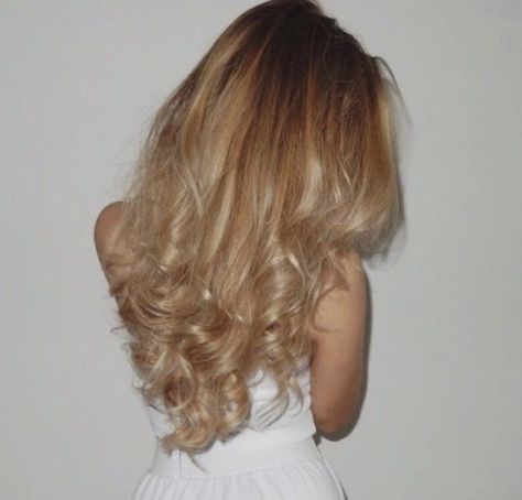 Vacation Hairstyles, Blonde Hair Inspiration, Long Blonde, Long Blonde Hair, Dream Hair, Pilates Workout, Aesthetic Hair, Perfect Hair, Pretty Hairstyles