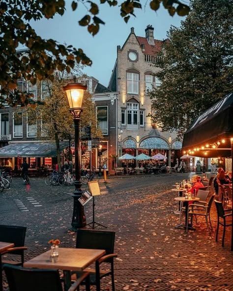 Utrecht Netherlands, Map Of Europe, Small Town Life, Dream City, Nov 1, City Aesthetic, Travel And Tourism, Utrecht, Pretty Places