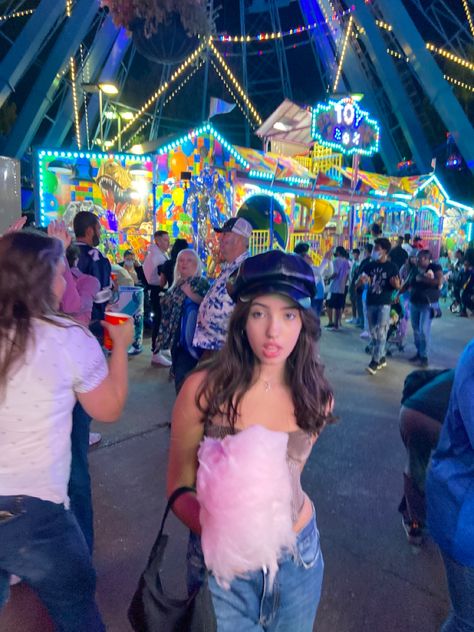 Fright Fest Six Flags Outfit, Town Fair Outfit, Carnival Aesthetic Outfit, Fun Fair Outfit, Fair Outfits Carnival, Fair Instagram Pictures, Fair Pictures Ideas, Fair Outfit Ideas Carnival, Outfit Inspo Corset