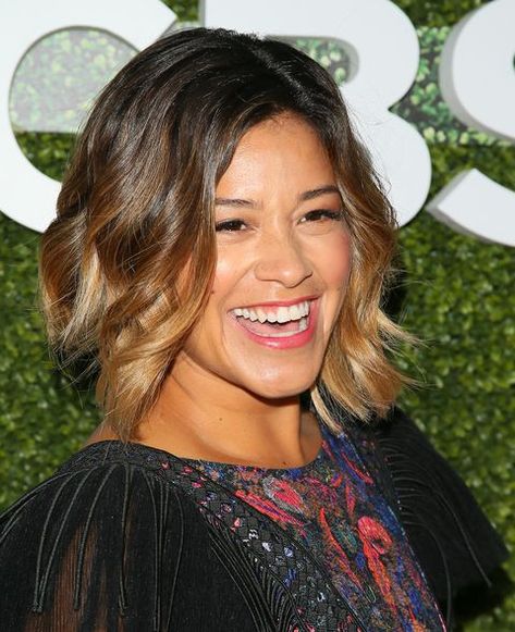 gina rodriguez short ombre hair Ombre Hair With Fringe, Gina Rodriguez Hair, Summer Brown Hair, Bob Balayage, Vanessa Lachey, Blonde Hair Colour Shades, Tattoos Photo, Coral Hair, Pink Ombre Hair