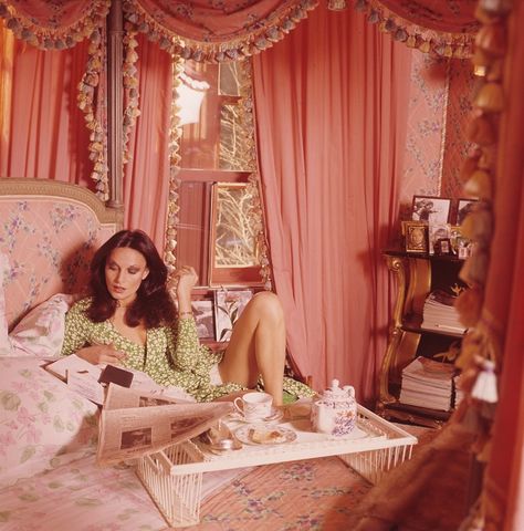 Slim Aaron, Villa Interior, Vogue Archive, W Hotel, Breakfast In Bed, Vintage Vogue, New Wall, Mode Vintage, Bedroom Inspo