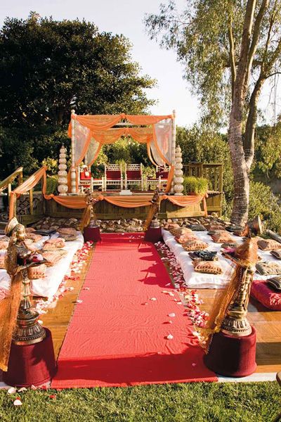 Indian ceremony Mandap Decoration, Wedding Colors Red, Wedding Canopy, Mandap Decor, Wedding Mandap, Wedding Altars, Ceremony Seating, Ceremony Inspiration, Bollywood Wedding