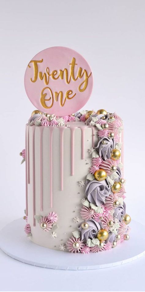 Double Layer Birthday Cake Ideas, Pretty 21st Birthday Cake, Tall Birthday Cake Ideas, Female Cakes Birthday, 33rd Birthday Cake For Women, Unique Cake Decoration, 21st Birthday Cake Ideas For Her Simple, 21st Birthday Cake Ideas For Her Unique, 18th Birthday Cakes For Girls Ideas