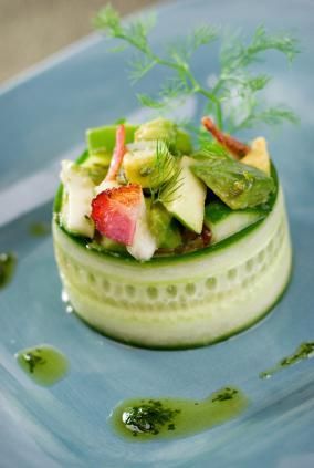 Fancy Avocado Apple Salad – SheKnows Cooking Activities For Kids, Salad Presentation, Fancy Food Presentation, Fancy Salads, Cooking Activities, Veggie Spring Rolls, Salad Cake, Food Plating Techniques, Gourmet Food Plating