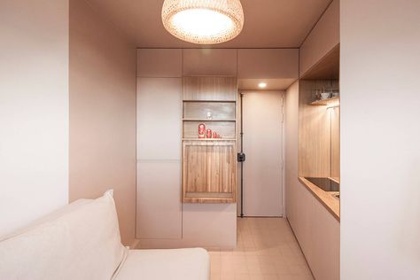 9 m2 avec vue sur la Tour Eiffel - Contemporary - Kitchen - Paris - by Batiik Studio | Houzz Micro Kitchen Ideas Small Spaces, Caravan Interior Makeover, Micro Studio, Small Bedroom Inspiration, Mini Apartments, Micro Apartment, Caravan Interior, Studio Apt, Deco Studio