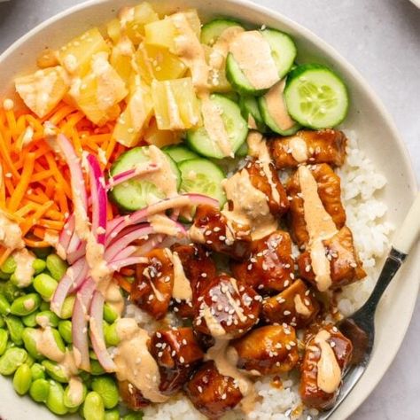 Easy Teriyaki Chicken Poke Bowls with Spicy Mayo - Mary's Whole Life Sweet Teriyaki Chicken, Chicken Poke Bowl, Chicken Sushi, Poke Bowl Recipe, Easy Teriyaki Chicken, Teriyaki Glaze, Poke Bowls, Spicy Mayo, Tender Chicken Breast