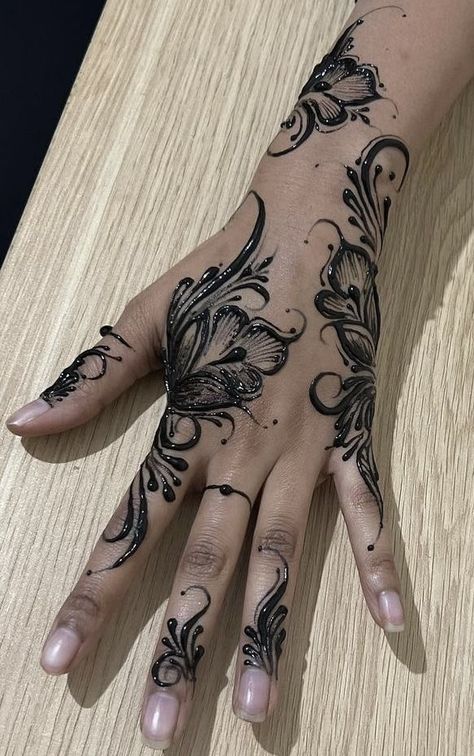 Fire Henna Design, Graduation Henna Designs, Henna For Prom, Henna Somali Design, Henna Both Hands, Whole Arm Henna, Henna Neck Design, Henna Designs Sudanese, Detailed Henna Designs