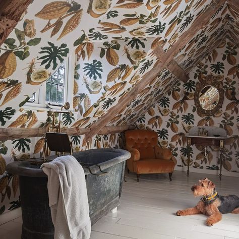 Slanted Ceilings: An Opportunity for Serenity and Charming Interior Design - WSJ Attic Bathroom Ideas, Slanted Walls, Mad About The House, Funky Wallpaper, Slanted Ceiling, Loft Bathroom, Bathroom Retreat, Monday Inspiration, Interior Design Bathroom