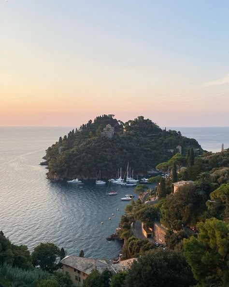 Portofino Italy, Italy Aesthetic, Europe Summer, To Infinity And Beyond, Summer Dream, Travel Inspo, Pretty Places, Dream Destinations, Travel Aesthetic