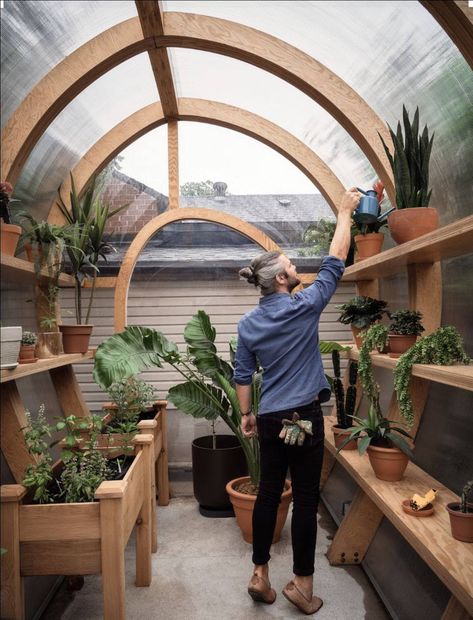 Toronto designer creates new greenhouse that could start popping up in city backyards Modular Greenhouse, Toronto Architecture, Garden Cover, Greenhouse Design, Deck Bar, Marine Grade Plywood, Italia Design, Backyard Greenhouse, Master Decor